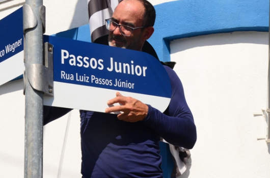 Prefeitura inicia instalação de 4 mil novas placas de rua Prefeitura inicia instalação de 4 mil novas placas de rua