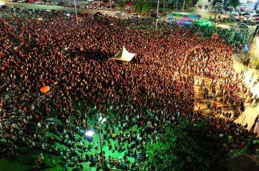 Caraguatatuba recebe mais de 8 mil pessoas em shows de aniversário neste final de semana Caraguatatuba recebe mais de 8 mil pessoas em shows de aniversário neste final de semana
