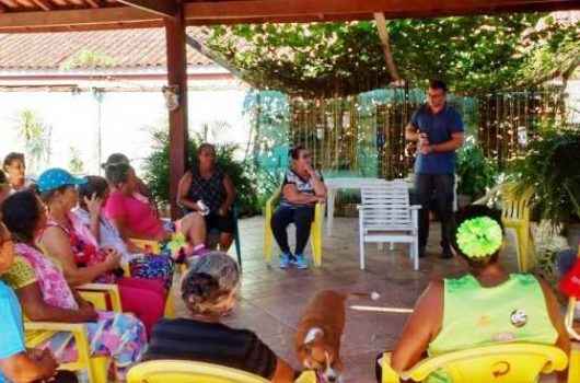 Idosos de Caraguatatuba participam de palestra sobre as práticas de vendas abusivas Idosos de Caraguatatuba participam de palestra sobre as práticas de vendas abusivas