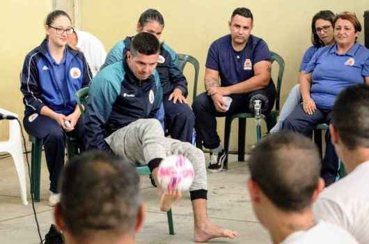 Superação: atletas com deficiência trocam experiências com detentos do CDP Superação: atletas com deficiência trocam experiências com detentos do CDP