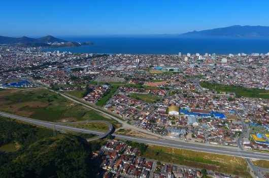 Caraguatatuba espera mais de 50 mil turistas neste final de semana Caraguatatuba espera mais de 50 mil turistas neste final de semana