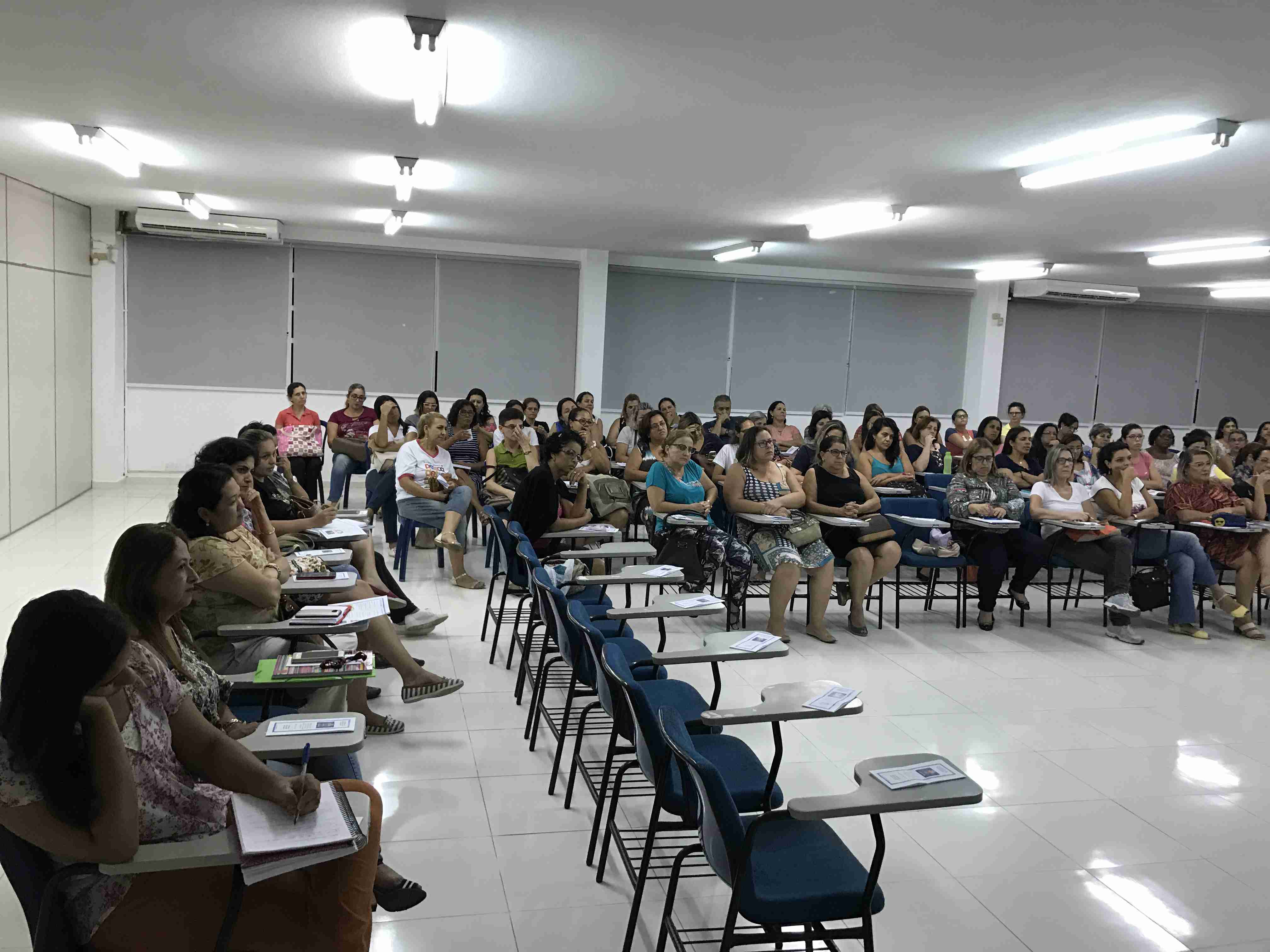 Professores participam da primeira formação com setor de Educação Inclusiva