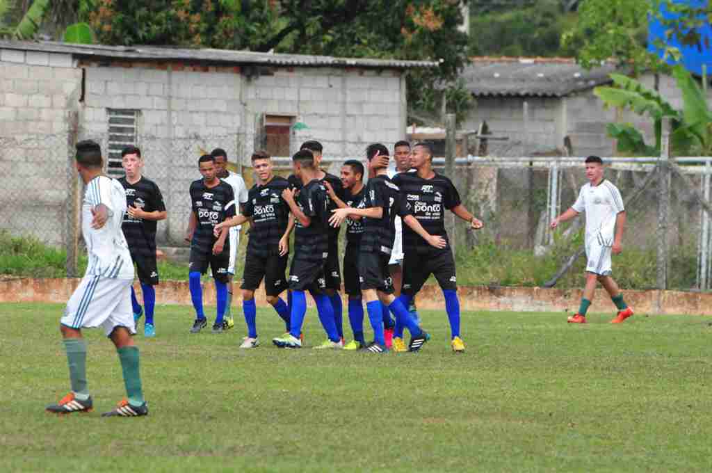 Torneio de Aniversário de Futebol de Campo: Equipes conquistam últimas  vagas das Oitavas de Final – Prefeitura de Caraguatatuba