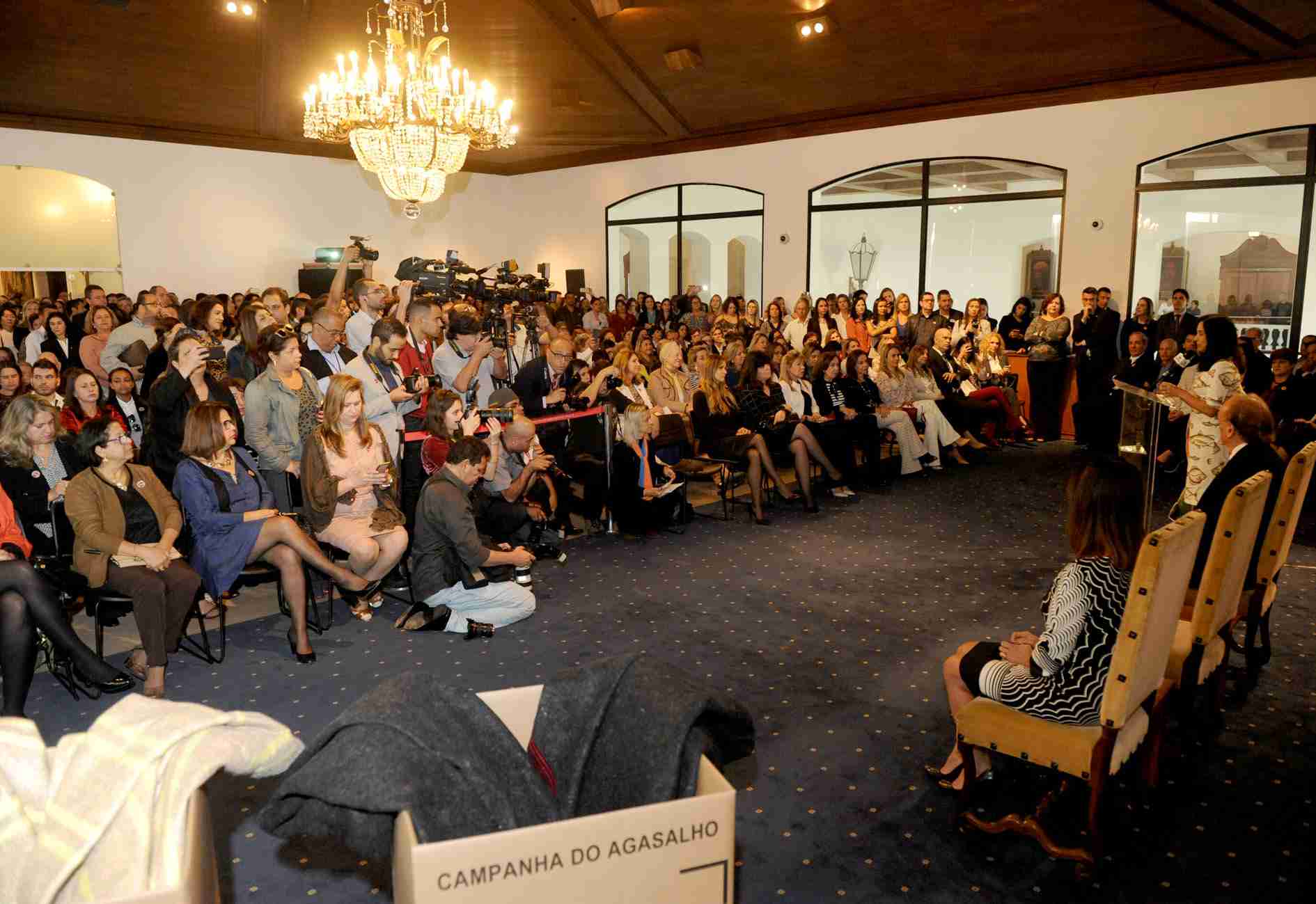 Presidente do Fundo Social participa da abertura da Campanha do Agasalho 2017