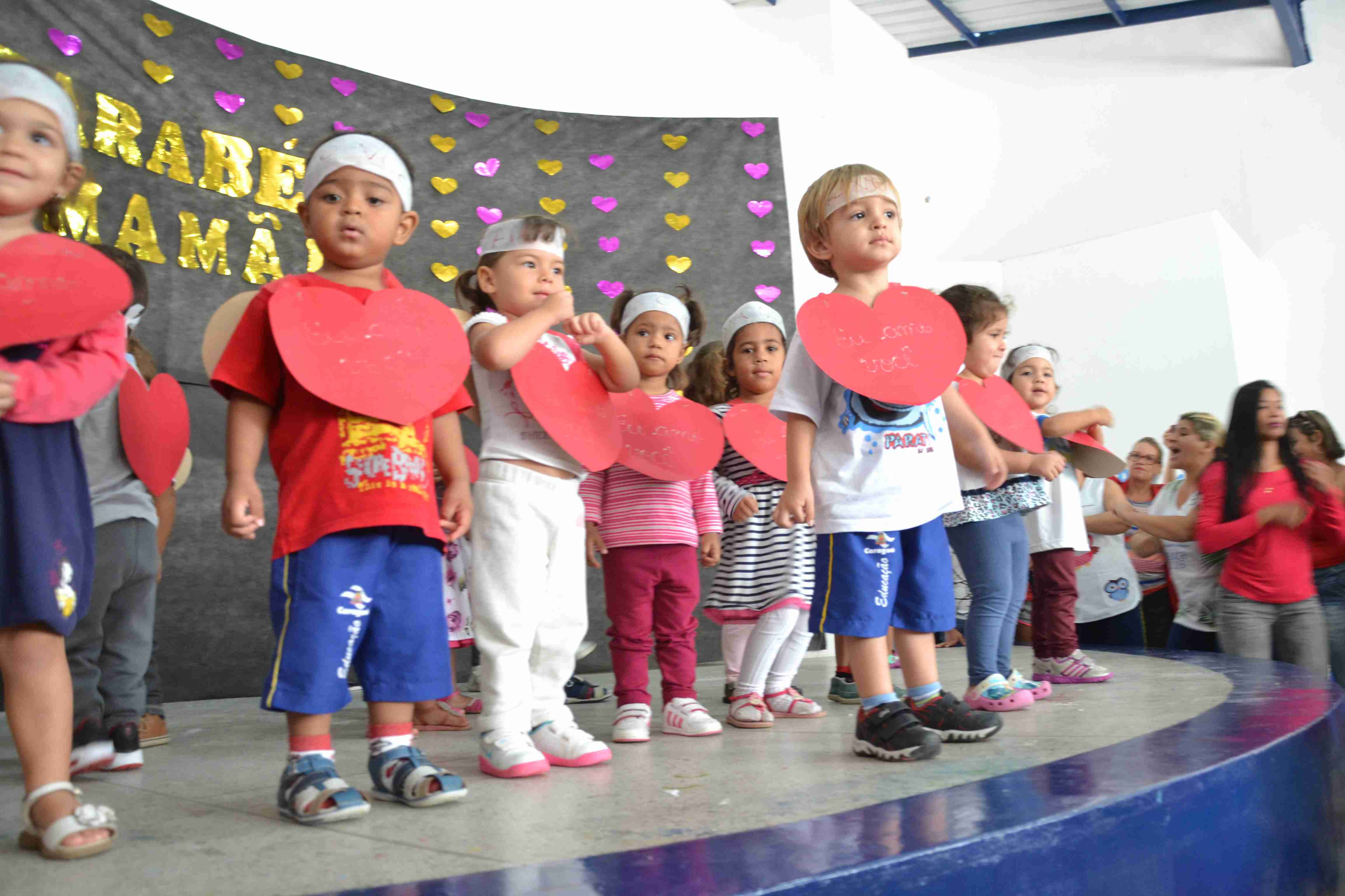 Festa do Dia das Mães movimenta escolas municipais de Caraguatatuba (Fotos: Lucas Camargo/PMC