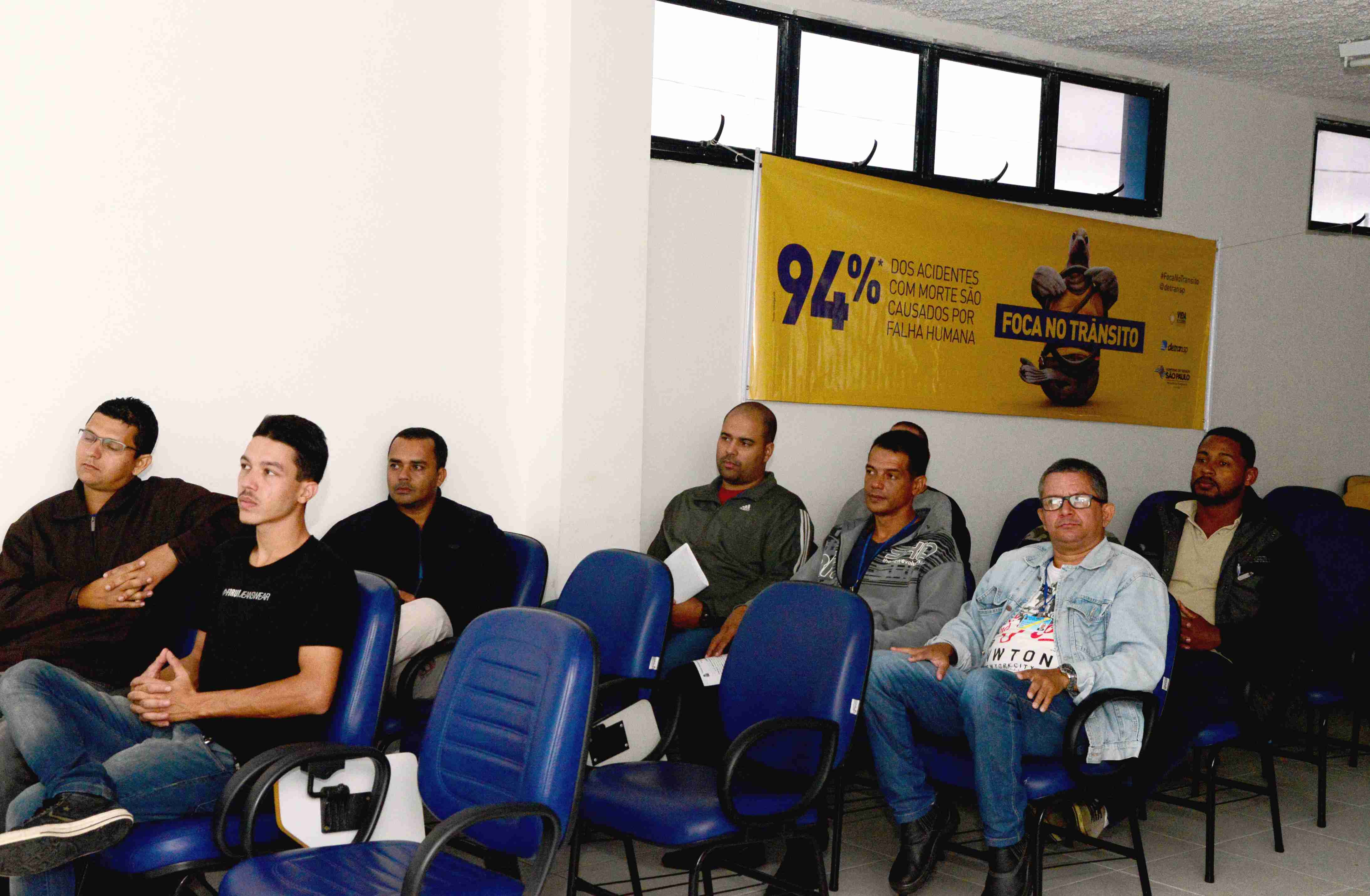 Novos motoristas concursados participam de palestra sobre segurança no trânsito