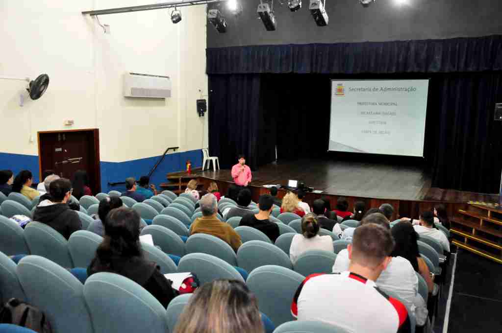 Prefeitura de Caraguatatuba promove integração de 80 novos servidores