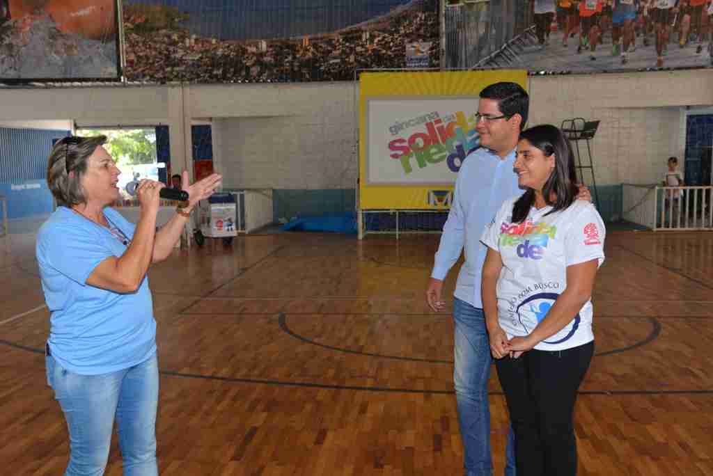 Gincana da Solidariedade em Caraguatatuba tem troca de macarrão por ingresso do parque (Fotos: Cláudio Gomes/PMC)