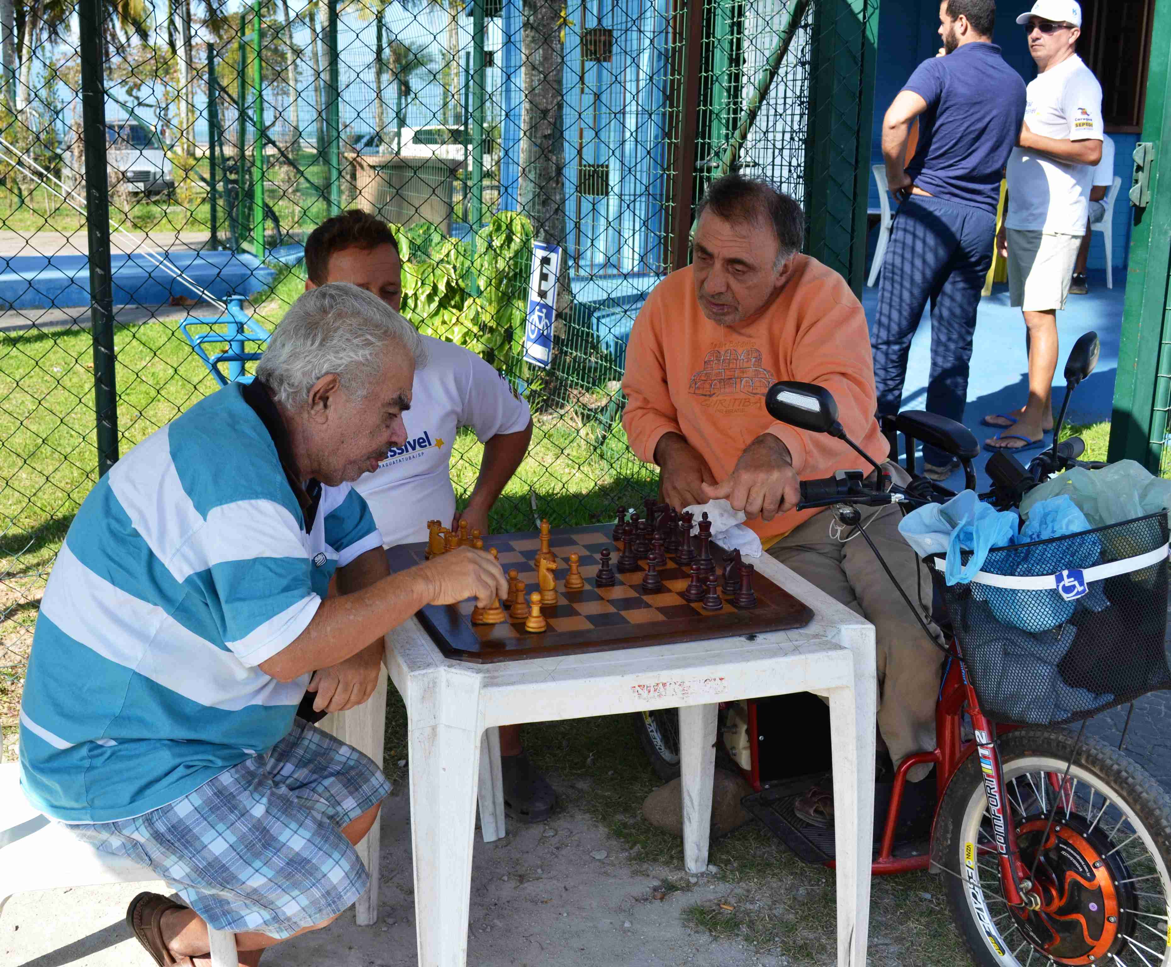 I Torneiro de Xadrez da Praia Acessível começou hoje (14) – Prefeitura de  Caraguatatuba