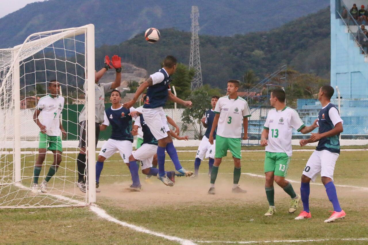 Goleiro Felipe brilha nos pênaltis e futebol de Caraguatatuba é campeão dos Jogos Regionais