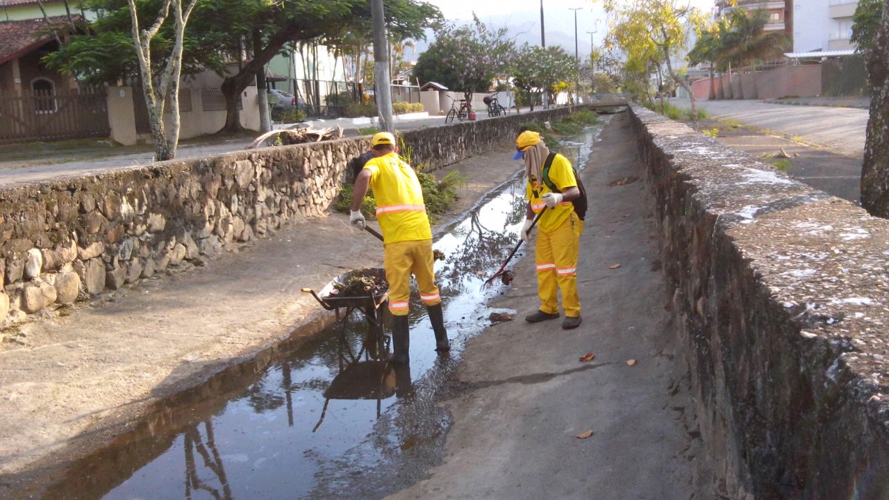 08_03 canais d cidade recebem limpeza 5