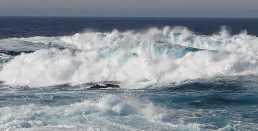 Defesa Civil e Marinha alertam para ressaca e mar grosso na região