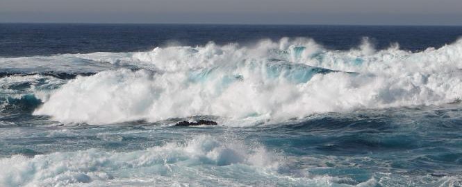 Defesa Civil e Marinha alertam para ressaca e mar grosso na região