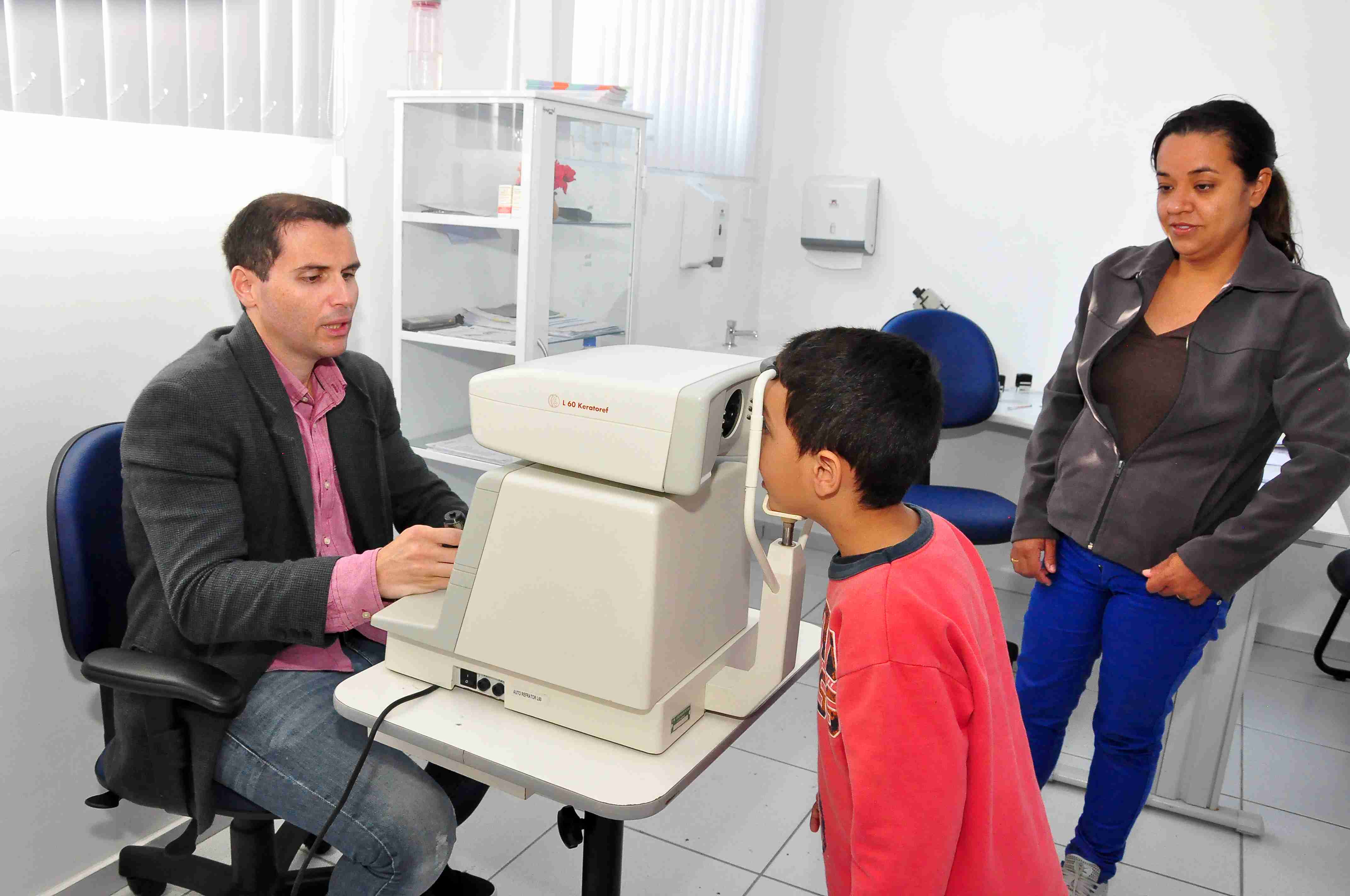 Saúde inicia Mutirão de Oftalmologia para alunos da rede municipal de educação em Caraguatatuba (Fotos: Luís Gava/PMC)
