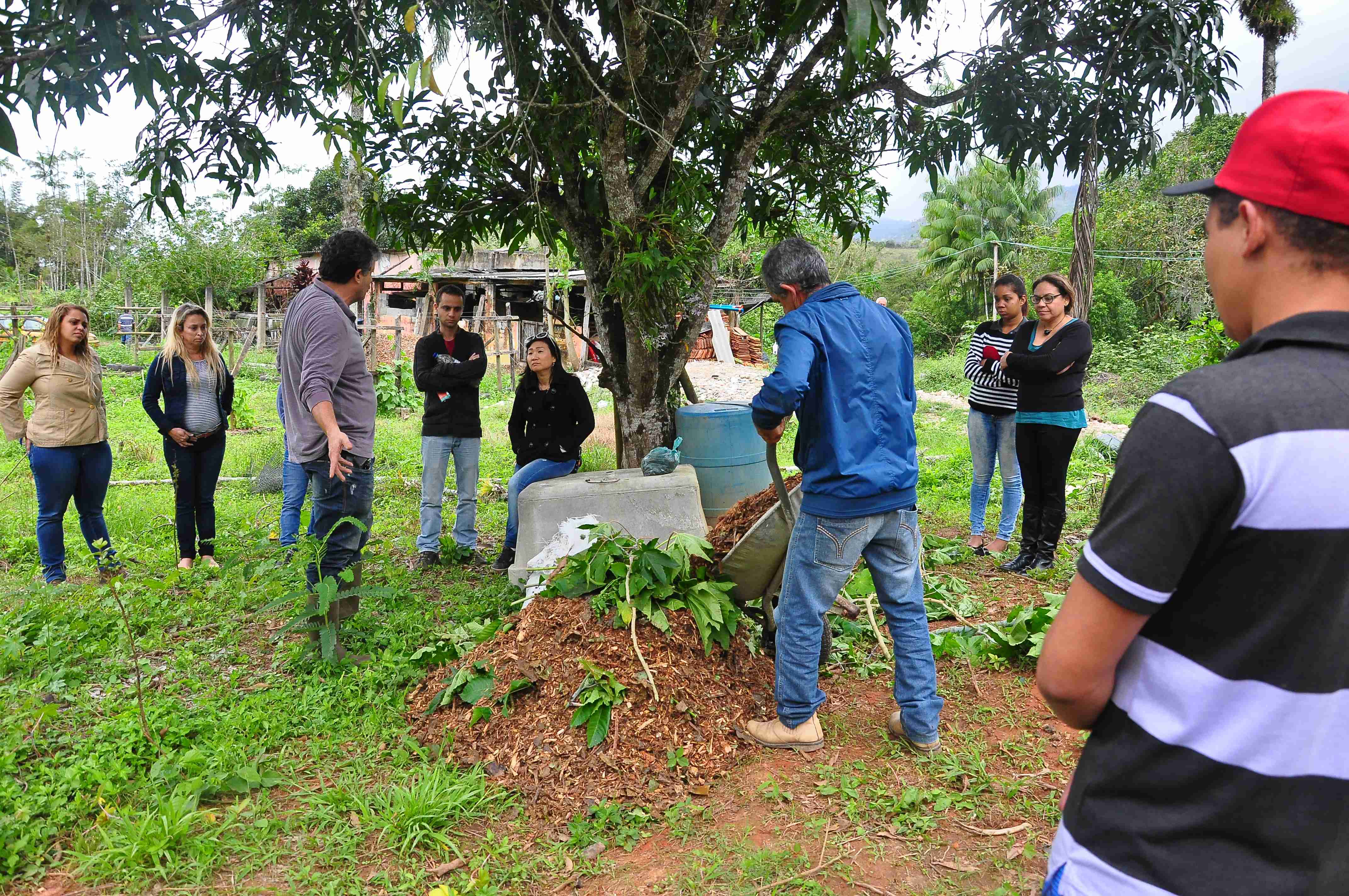 Prefeitura de Caraguatatuba oferece oficina gratuita de compostagem de resíduos