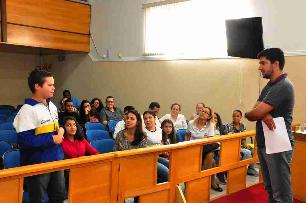 Alunos do Jovem Legislador tomam posse na próxima semana em Caraguatatuba