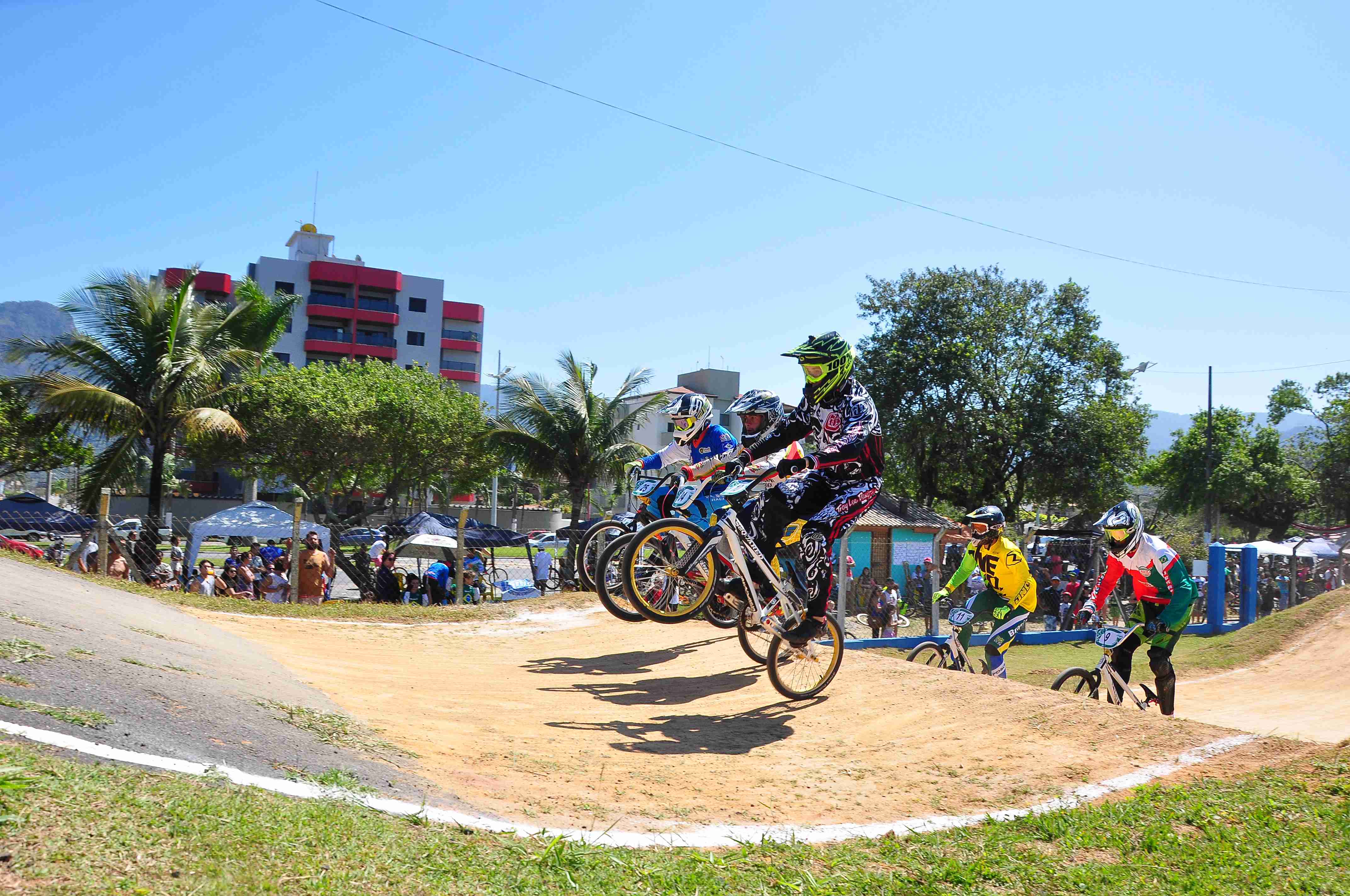 Piloto de Caraguatatuba é ouro no Campeonato Brasileiro de Bicicross (Fotos: Luís Gava/PMC)