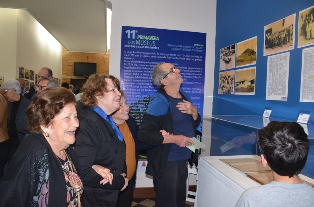 Emoção e reencontros marcam abertura da exposição do Grupo Escolar Adaly Coelho Passos