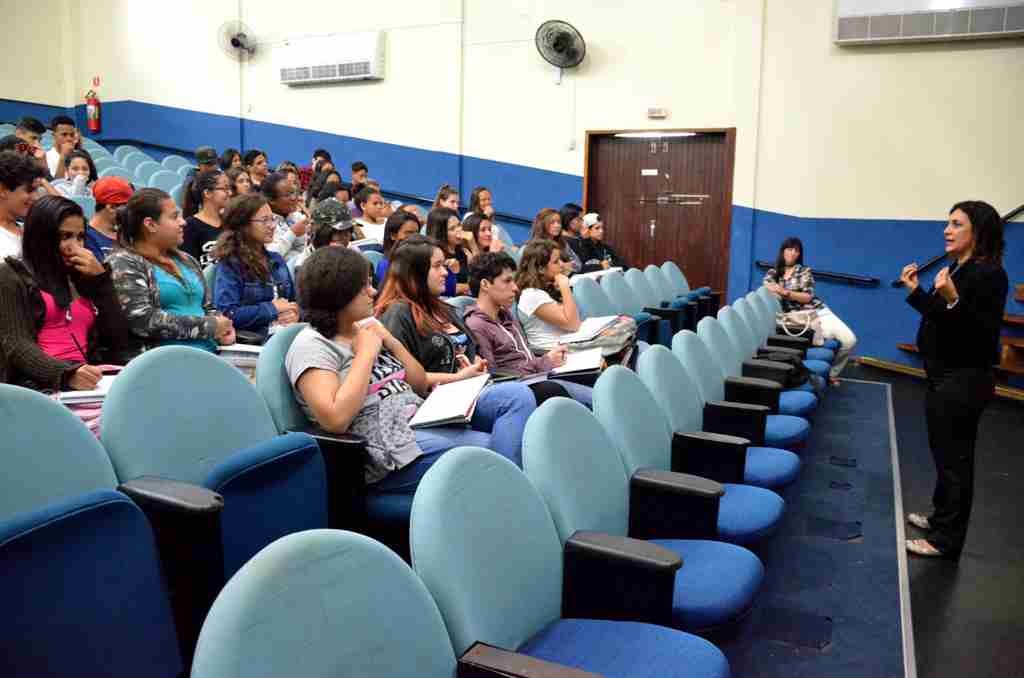 Fundacc oferece curso de Oratória para alunos do Thomaz Ribeiro de Lima