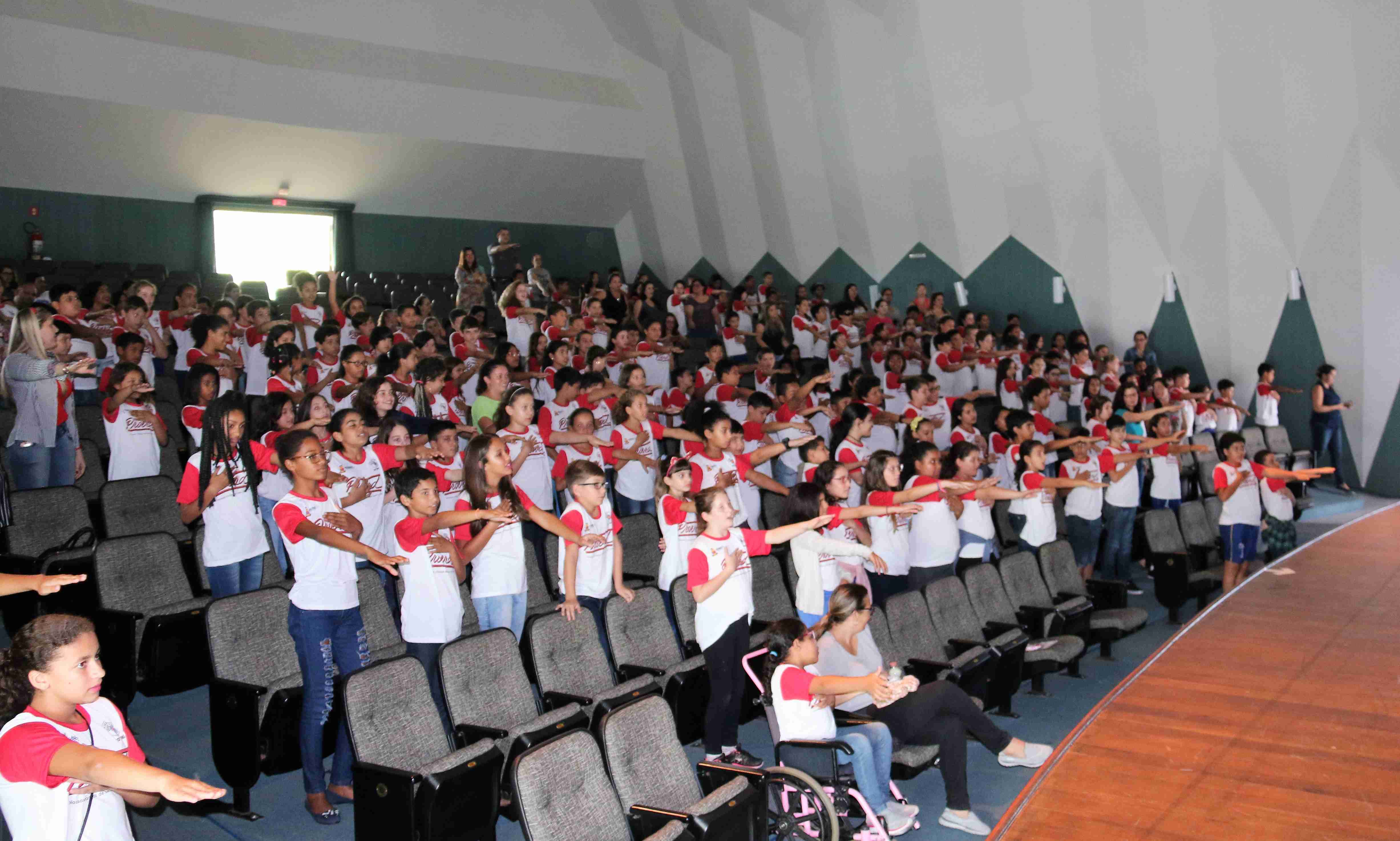 Proerd forma mais 300 alunos da Rede Municipal de Caraguatatuba