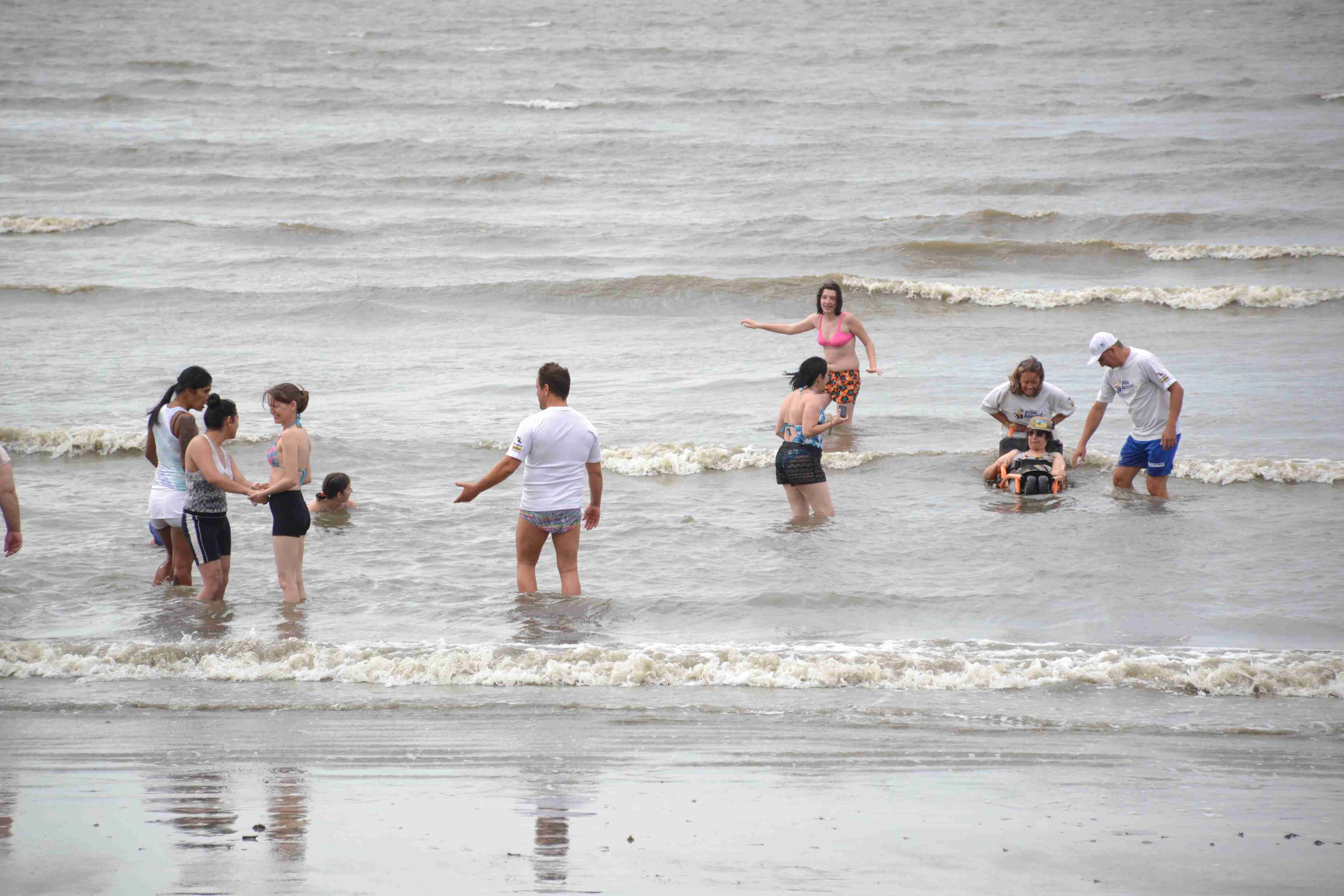 Alunos do Ceprocom de São Bento do Sapucaí visitam Praia Acessível