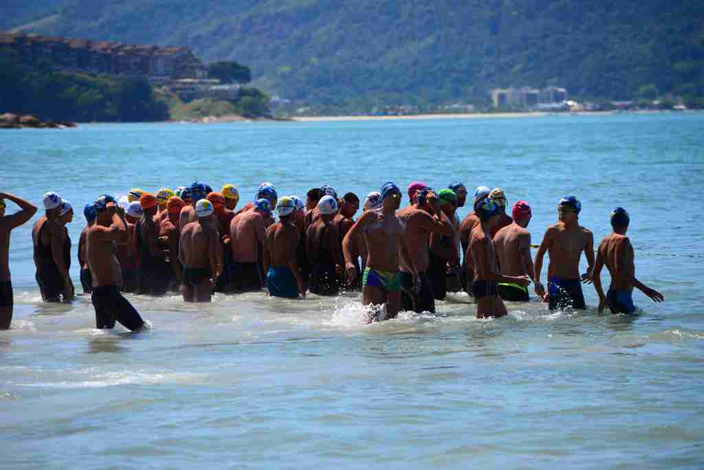 Maratona Aquática “Aquaman” aguarda 700 atletas na Cocanha em Caraguatatuba