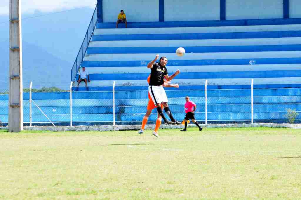 Campeonato Municipal de Futebol 40 Anos começa nesta terça-feira (31/10) em Caraguatatuba