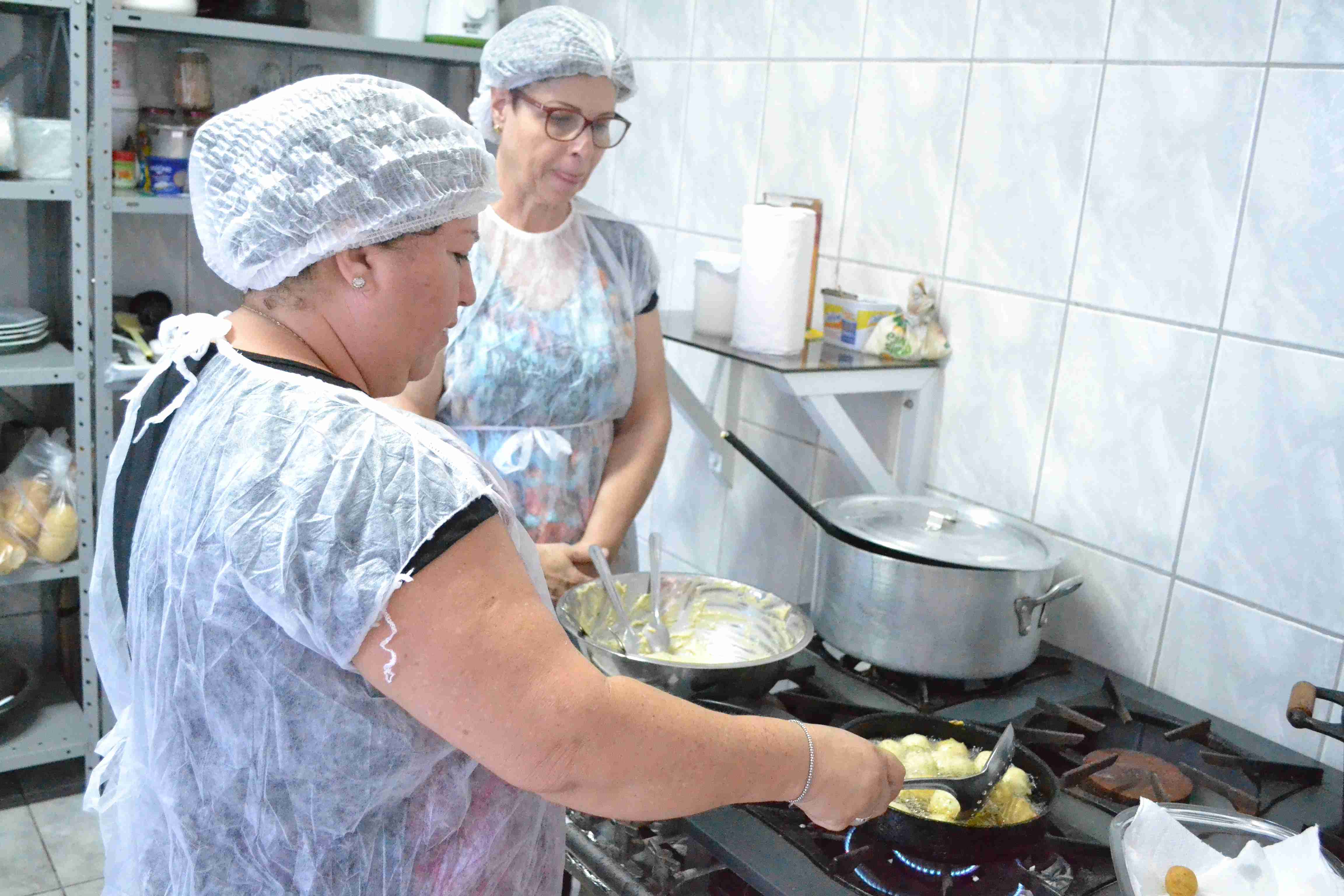 Banco Municipal de Alimentos soma mais de 10 toneladas de doações (Fotos: Lucas Camargo/PMC e Luís Gava/PMC)