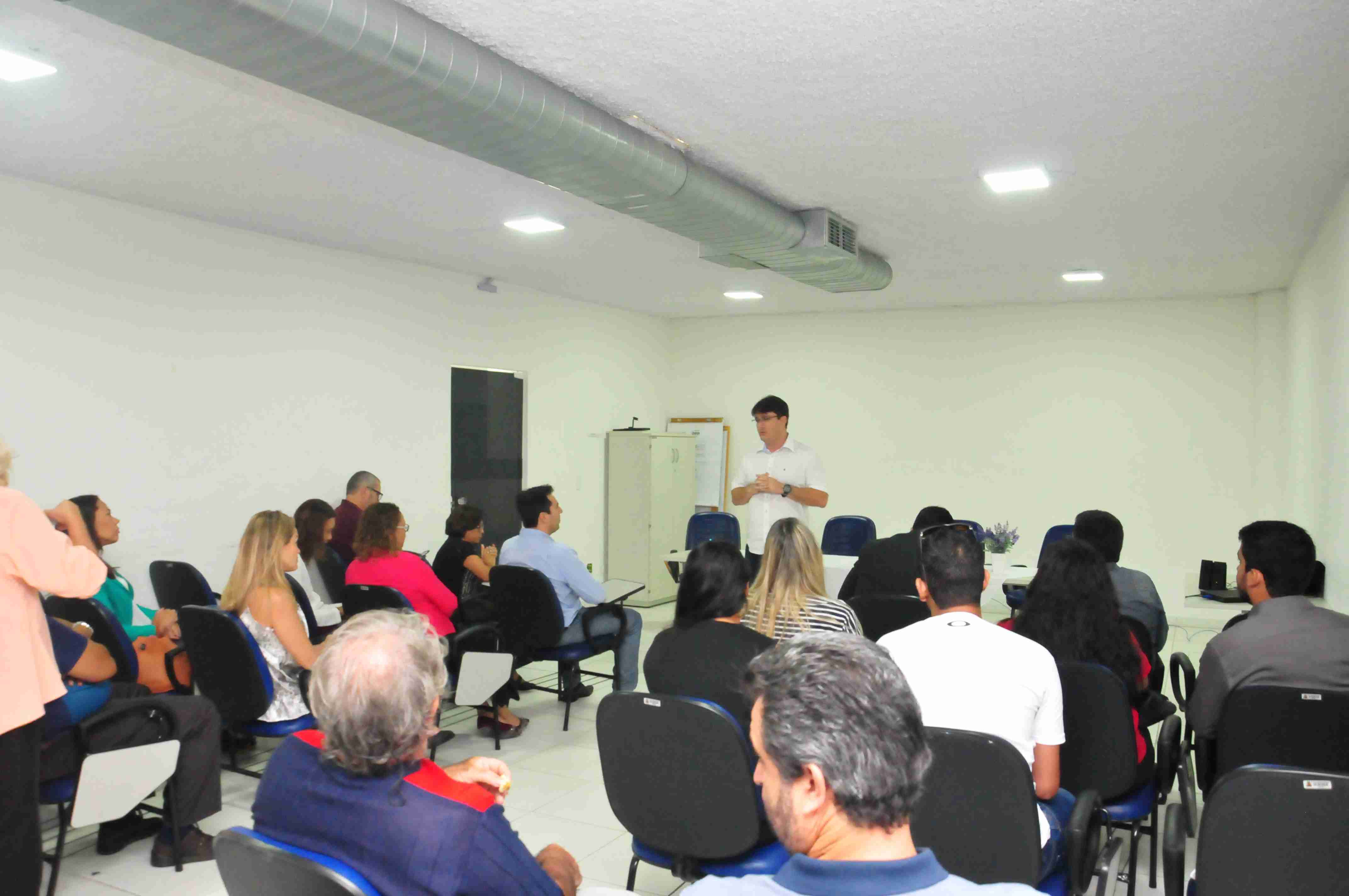 Entidades de assistência aos dependentes químicos e famílias fecham parceria com a Prefeitura para reuniões no CIAPI (Fotos: Luís Gava/PMC)