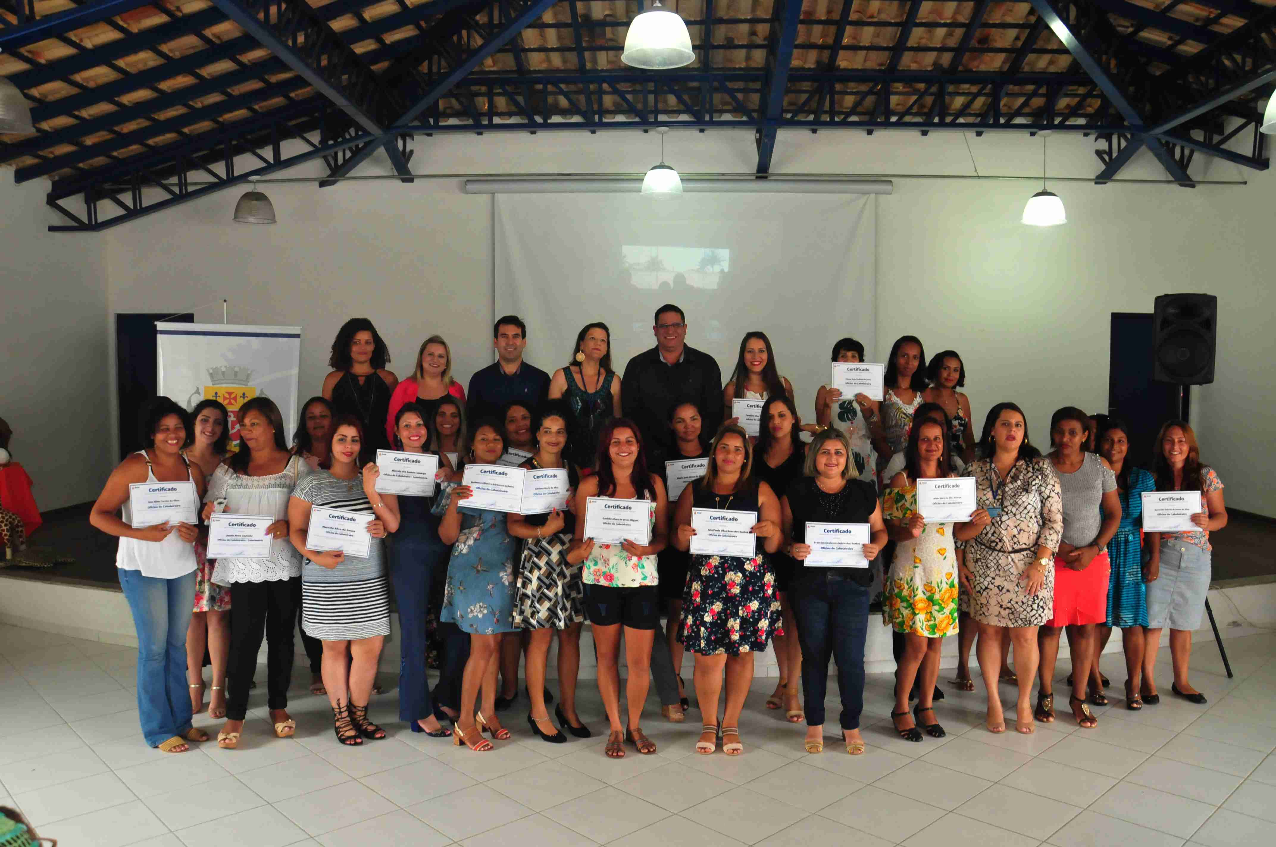 Prefeitura de Caraguatatuba entrega certificados de oficinas do CRAS Sul (Fotos: Luís Gava/PMC)