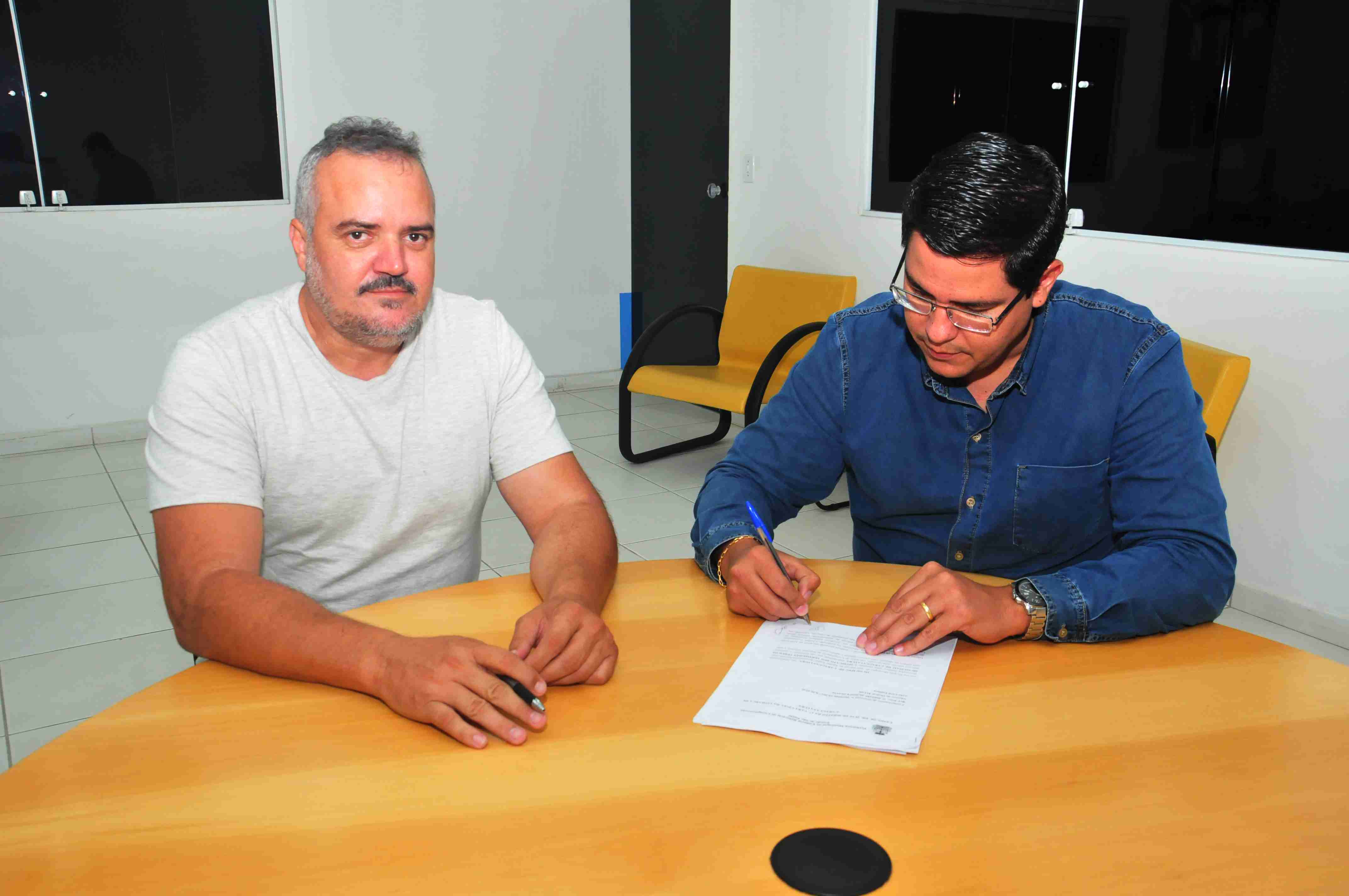 Aguilar Junior anuncia pagamento de dívida de 2009 da Prefeitura com servidores públicos (Fotos: Luís Gava/PMC)