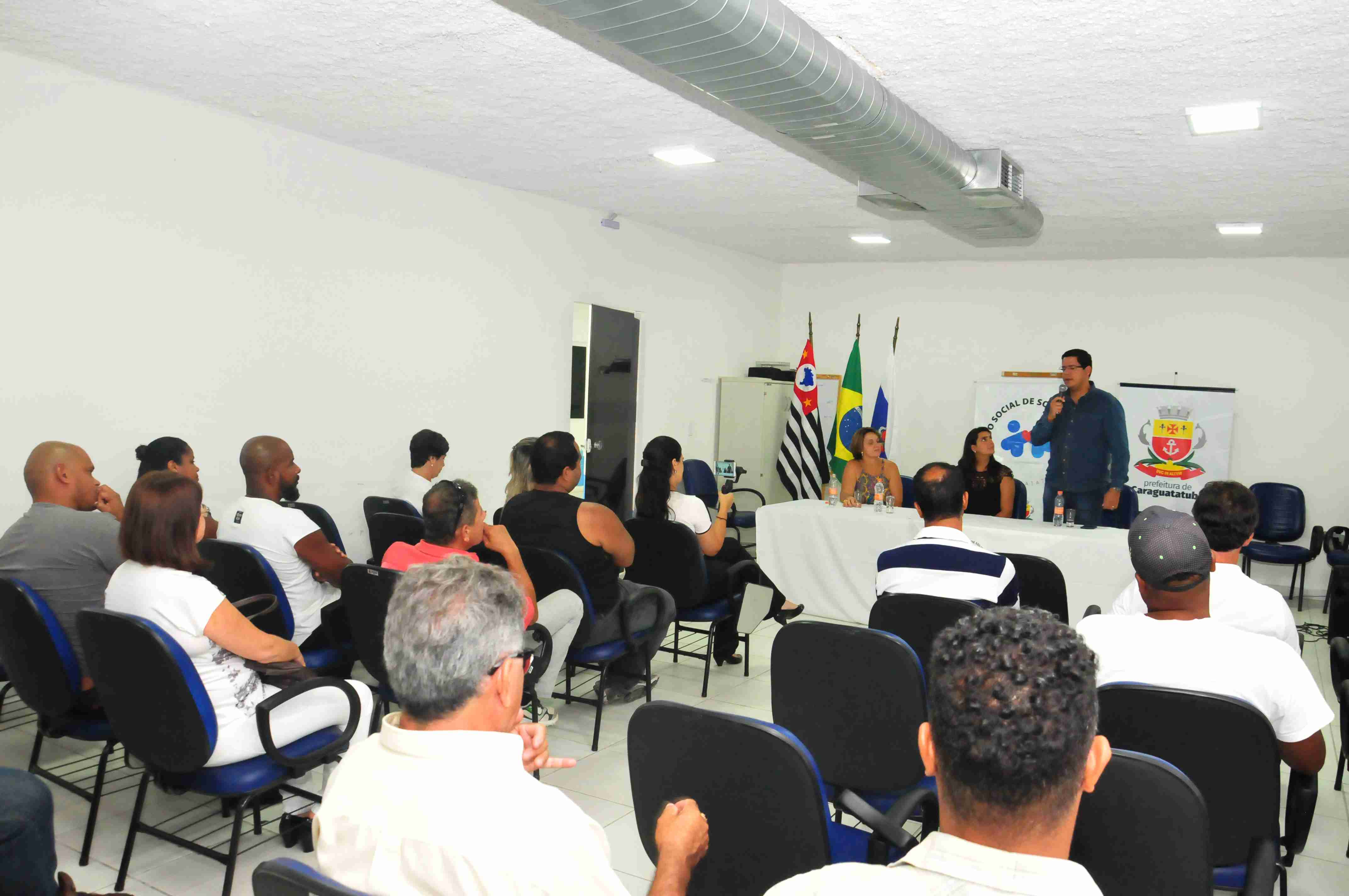 Fundo Social forma alunos do curso de auxiliar de instalação de condicionador de ar (Fotos: Luís Gava/PMC)