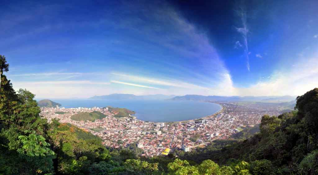 Fotógrafos contam a história de Caraguatatuba em exposição no MACC