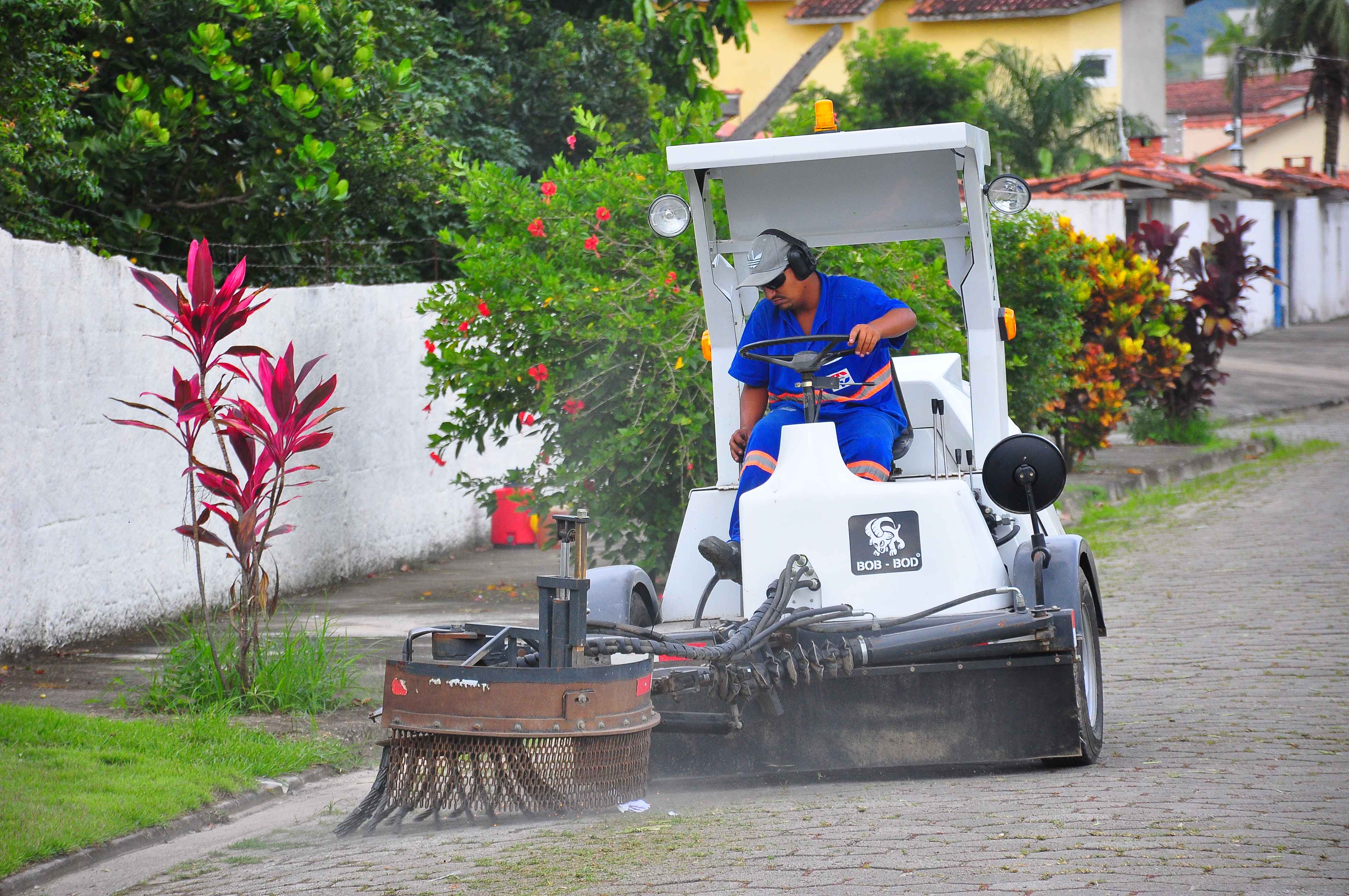 Operação Cidade Limpa está na Martim de Sá (Fotos: Cláudio Gomes/PMC)