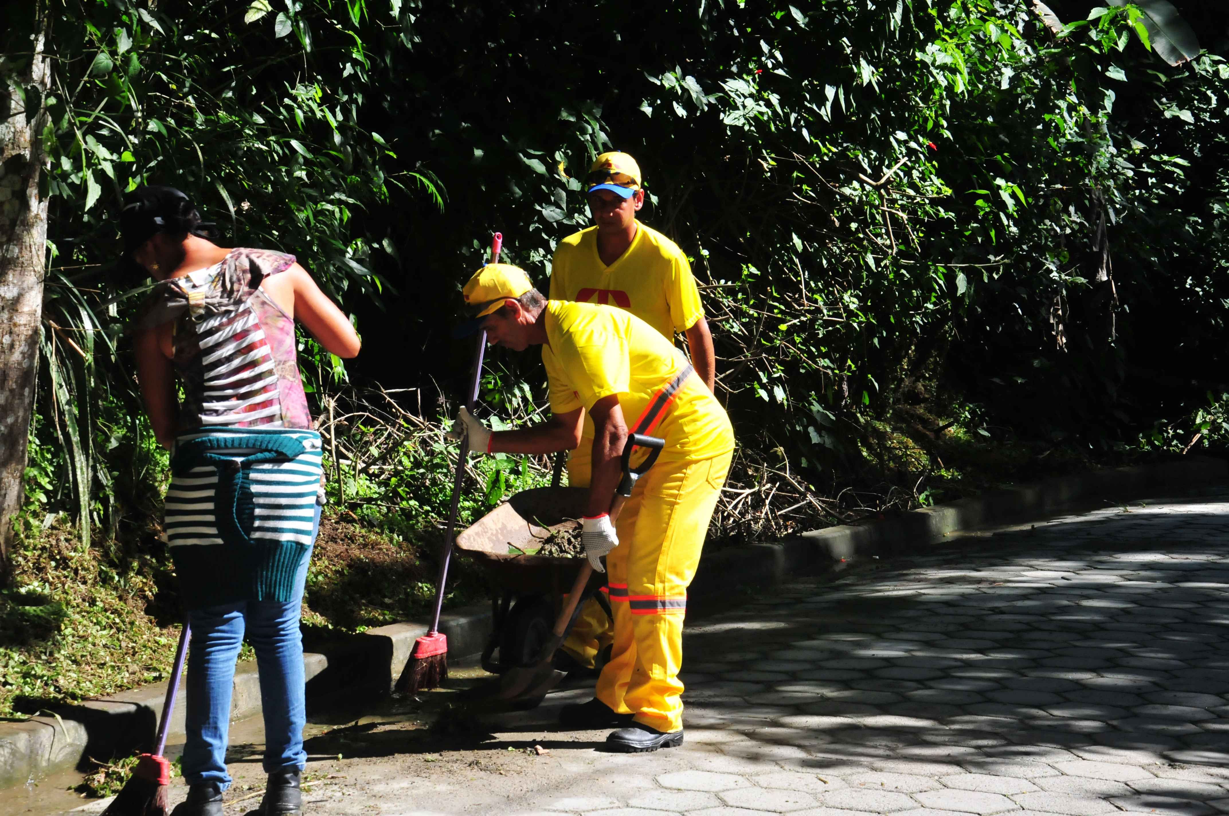 Operação Cidade Limpa nos bairros (Fotos: Divulgação)