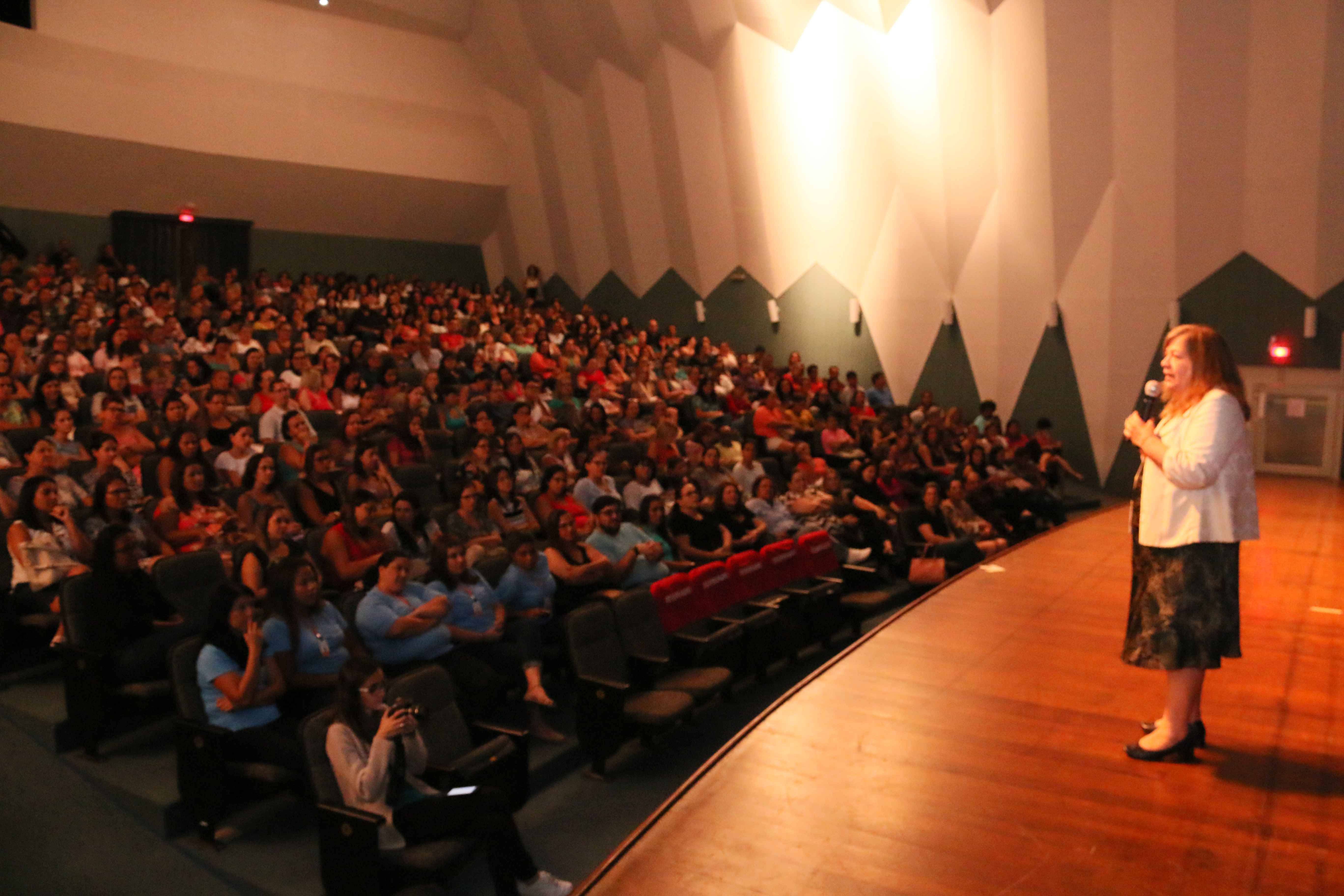 Neurociência na Educação é tema de palestras para professores da rede municipal de Caraguatatuba, com especialistas renomados