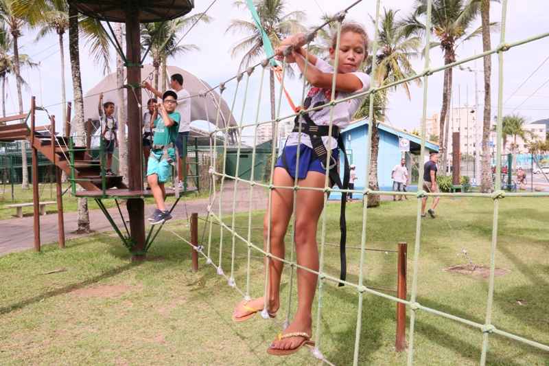 Alunos do Pegorelli participam de atividades no Espaço Aventura