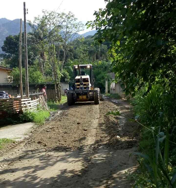 Prefeitura leva obras de nivelamento e cascalhamento para ruas do Rio do Ouro e Jaqueira (Foto: Divulgação)