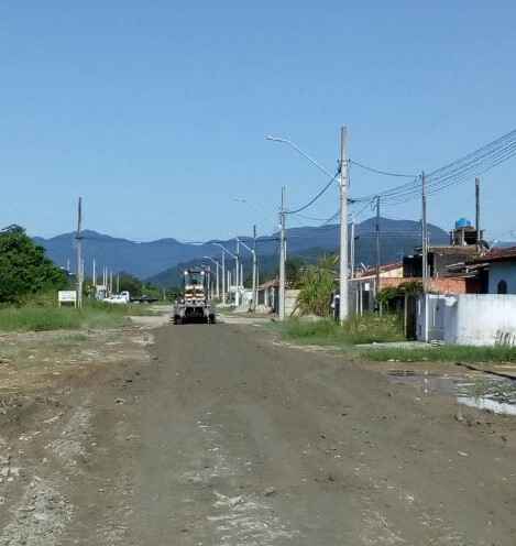 Prefeitura leva obras de nivelamento e cascalhamento para o Balneário dos Golfinhos (Fotos: Divulgação)