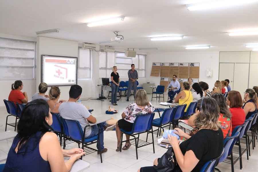 Equipes Gestoras da Rede Municipal de Ensino de Caraguatatuba passam por curso de Primeiros Socorros