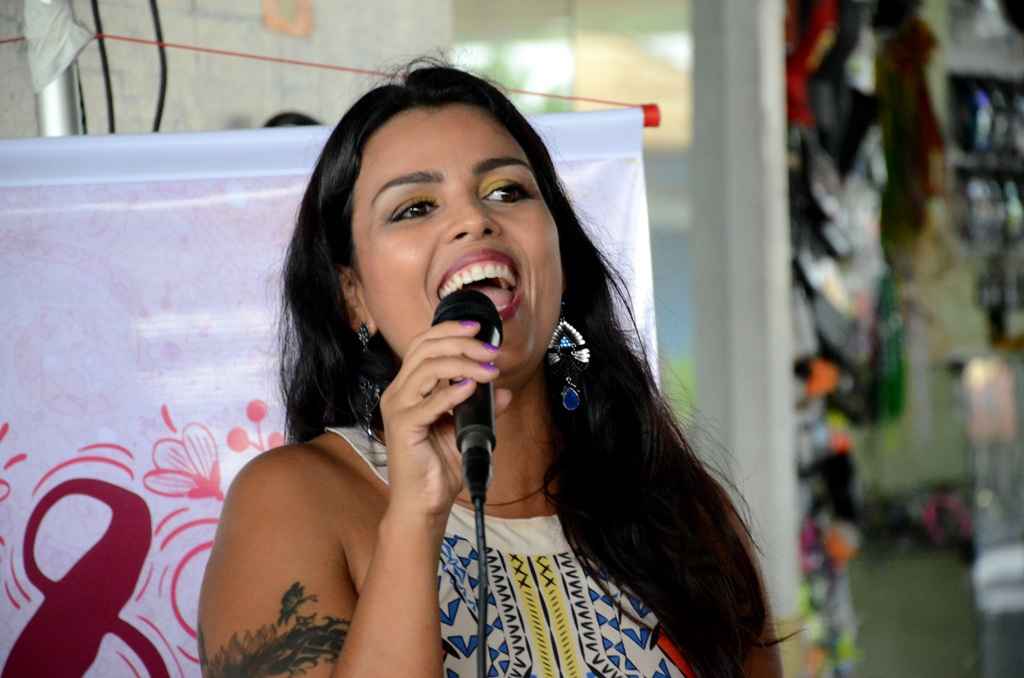 A cantora Fernanda Letúria se apresenta na sexta-feira (Foto: JC Curtis/Fundacc)
