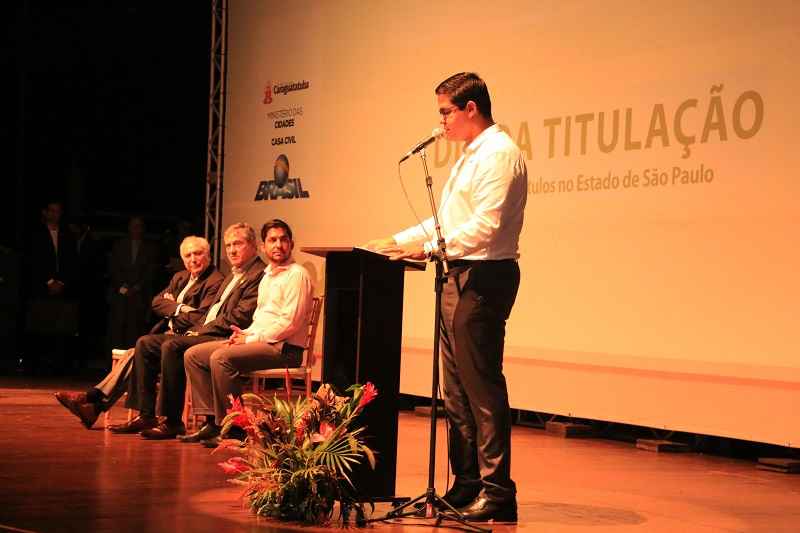 Michel Temer elogia regularização fundiária em Caraguatatuba