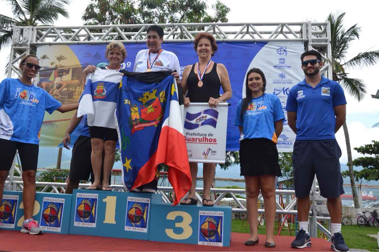 Caraguatatuba é ouro na Natação Master B Costas (Foto: Talita Fernanda/PMC)