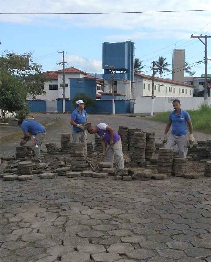 04_09 Manutenção de bloquetes no Porto Novo 2