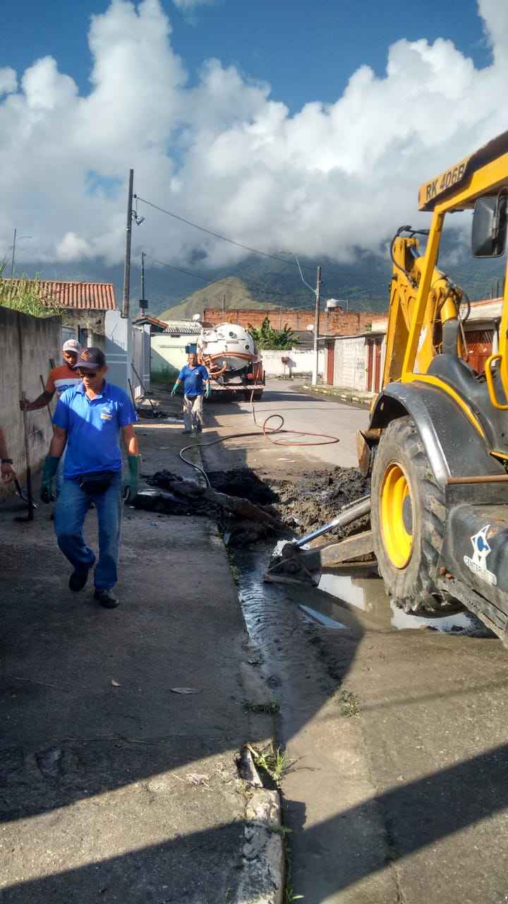 05_17 Obras na rua São Roque Perequê Mirim 2