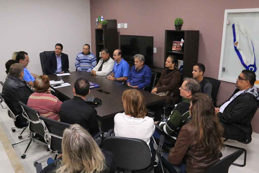 07_12 Prefeito reunido com quiosqueiros 2