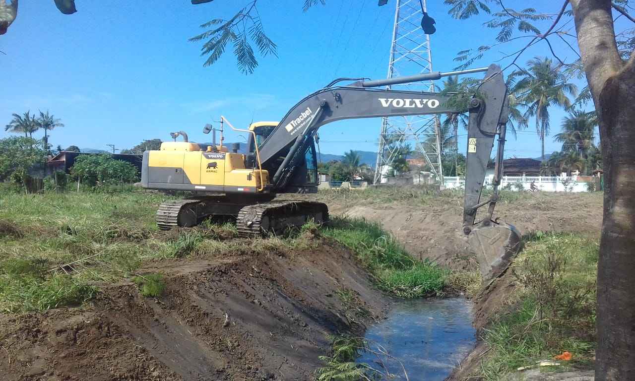 19_09 Destaque Rio da paca recebe serviços de limpesa e desassoreamento 1