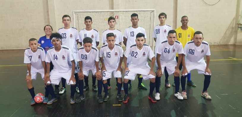 Futsal de Jacareí goleia no Paulista e vôlei adaptado vence na