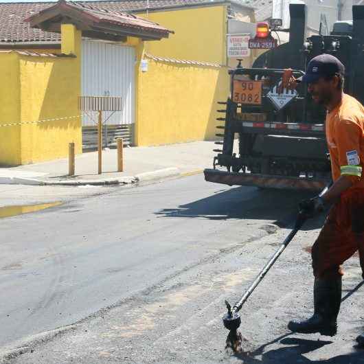 12_14 Prefeitura realiza recapeamento em principal avenida do Morro do Algodão 1