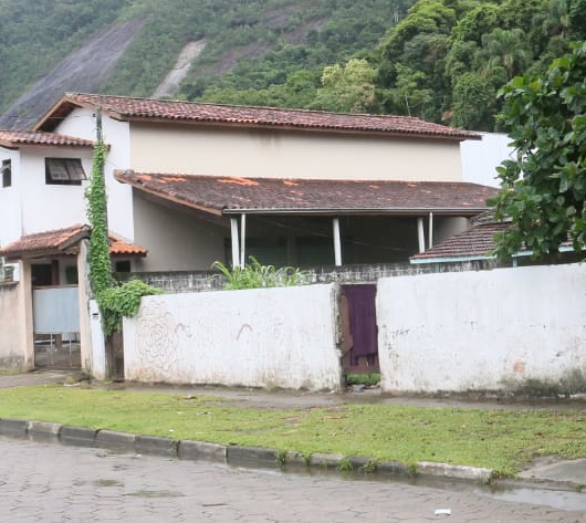 Desapropriação de casa para Educação